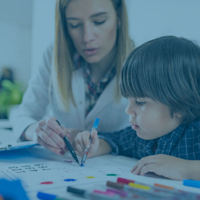 Sessão de psicopedagogia com criança